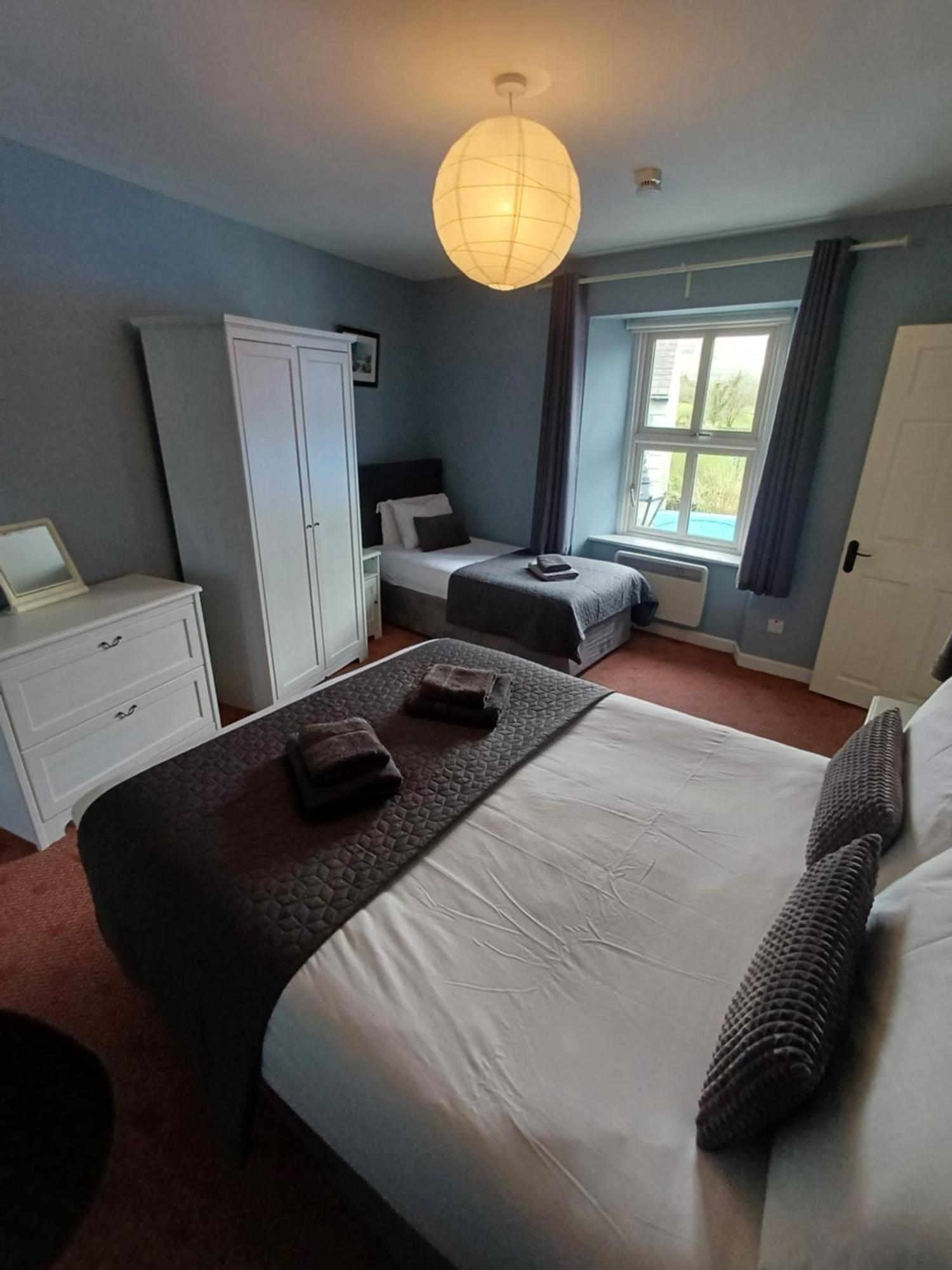 Clonbur House - One Bedroom Apartment Голуэй Экстерьер фото